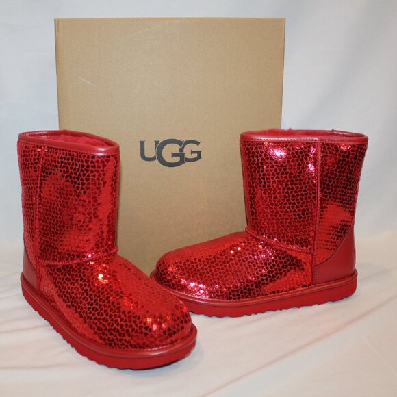 NIB YOUTH 6 WOMEN'S 7.5-8 CLASSIC SHORT RED HEARTS METALLIC WINTER BOOTS‎ - Picture 1 of 7